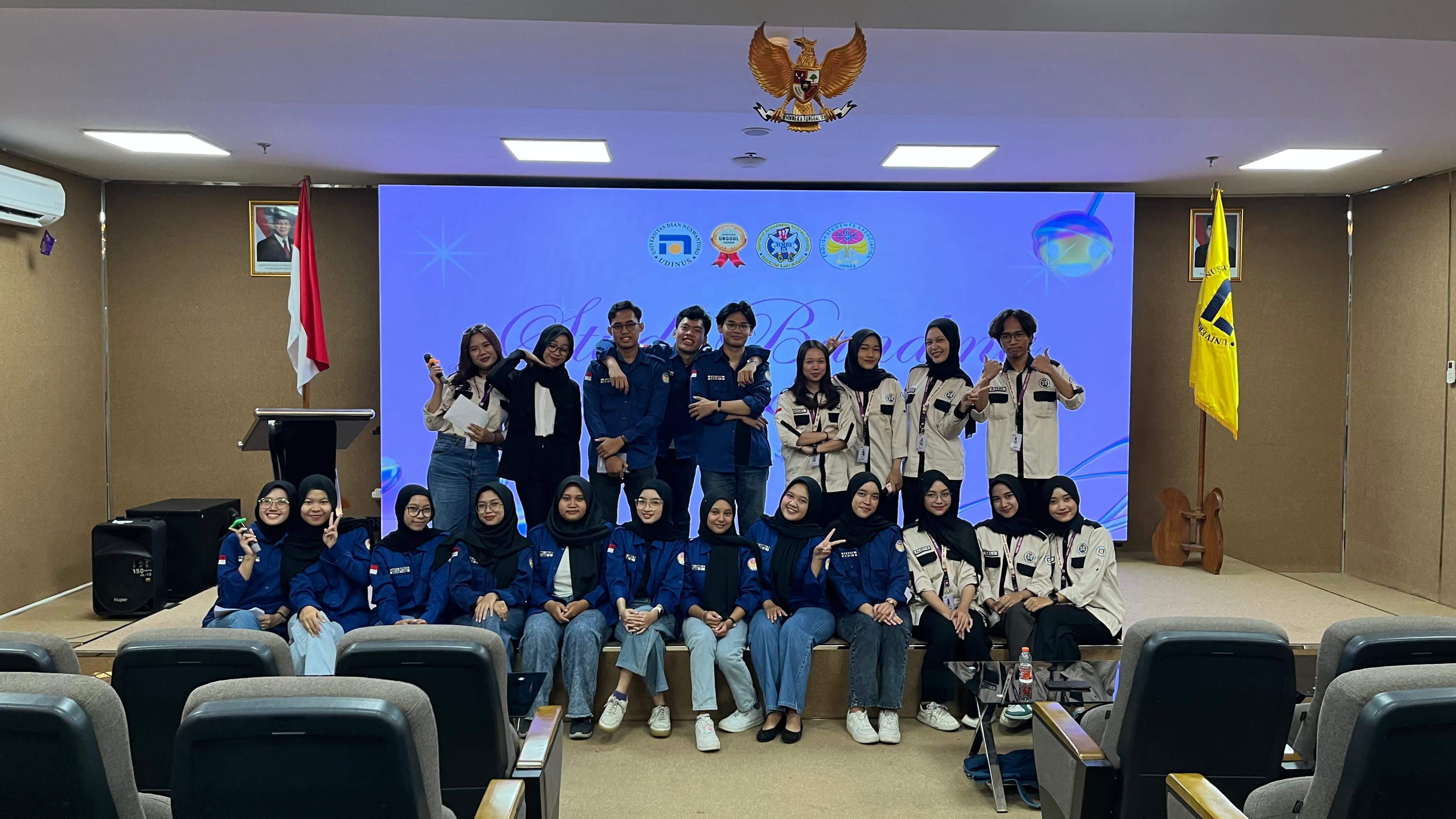 Foto Bersama UNNES